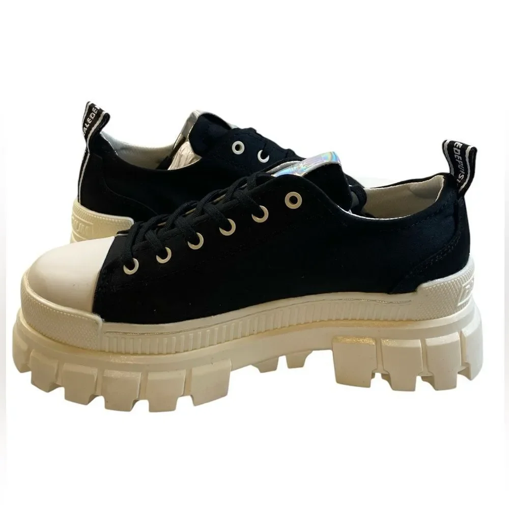 NIB Palladium Women’s Revolt Lo TX Black White Chunky Sole Sneaker Shoe - Size 8